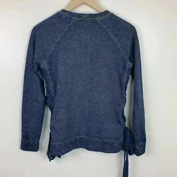 🆕NWT A.n.a Long Sleeve Tee With Laced Detail XS - Picture 2 of 7
